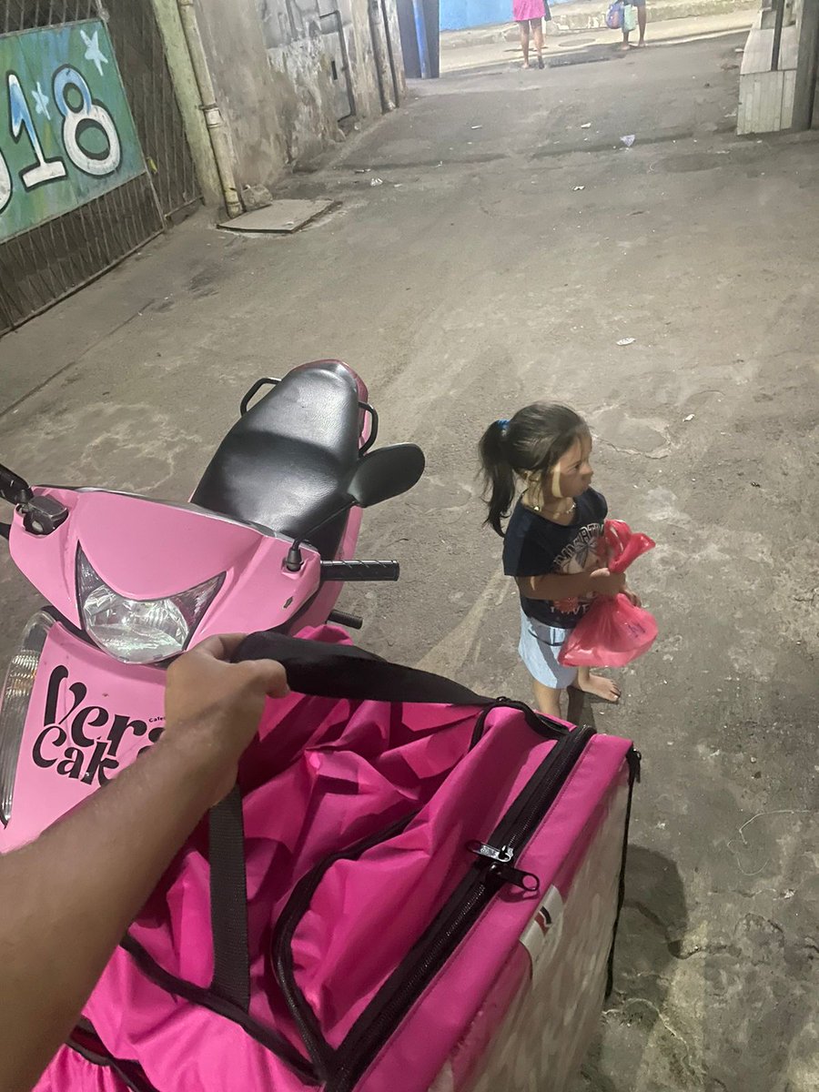 Zoe focada nas entregas