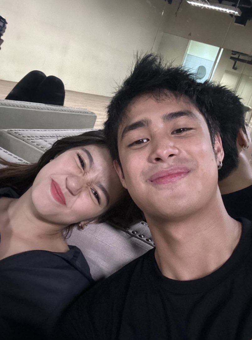 titaTeacher_K's tweet photo. Happiest birthday Tinky!!! :)

- your opisyal putograper 😜

*KINABAHAN AKO AKALA KO YOUR BOYFRIEND UNG NASA DULO NG CAPTION.🤣🤣🤣

BELOVED BELLE DAY

#E22ernallyBELLElieving | #BelleMariano https://t.co/em7cDrjr9I