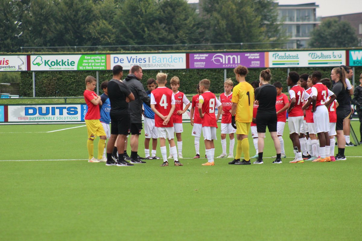 Dicoblei's tweet photo. Great two years with these 2011 boys 😎

Lots of fun, development and great memories @AZJeugd 🤍❤️ https://t.co/CVcmeo0E1F