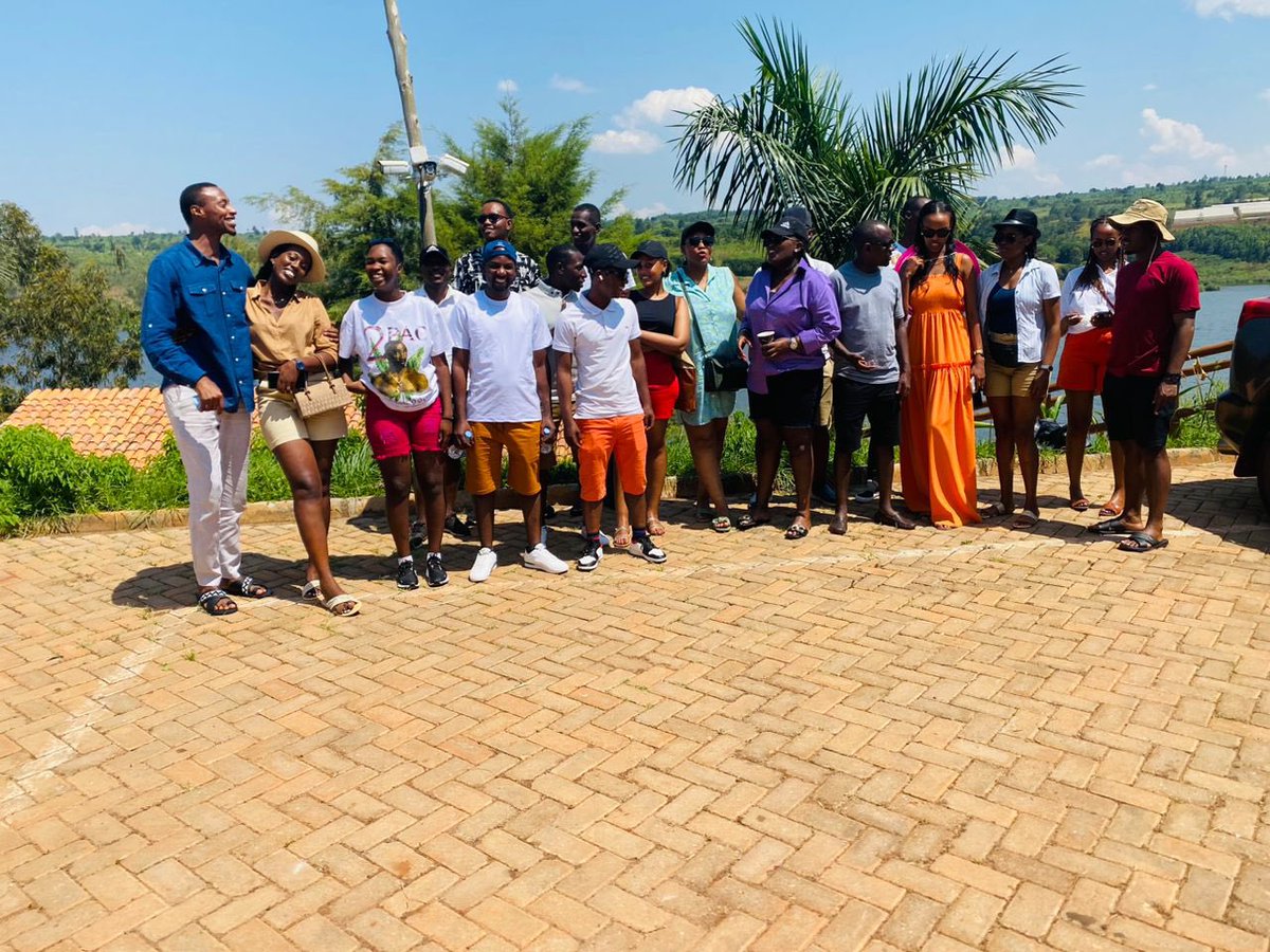 fountain_rw's tweet photo. Re-energizing at the Mid-Year Retreat: Fountain Advocates and Rwanda Bridges to Justice enjoyed a fun-filled road trip with games and camaraderie, bringing lawyers, staff, and friends closer together.
#retreat #teambuilding https://t.co/m9HvA0L4qT