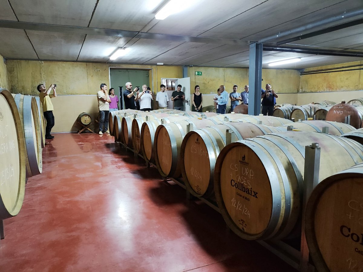 Meypar's tweet photo. ¡Gran jornada para Meypar y su equipo el pasado viernes! En el marco incomparable del Celler El Molí celebramos la tercera edición de nuestro evento de verano donde compartimos novedades y la evolución de la empresa. ¡Gracias a todos por vuestra participación! #myparkMEYPAR https://t.co/Jn4dsUJ8z8