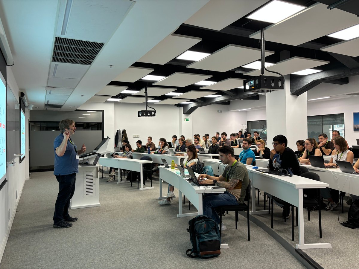 A great week for AI4Life starts today with a workshop + hackathon/uploathon at <a href="/uc3m/">UC3M</a> in Madrid. <a href="/Daniel_Sage_/">Daniel-Sage</a> from <a href="/EPFL_en/">EPFL</a> kickstarted the event with an overview of microscopy image analysis