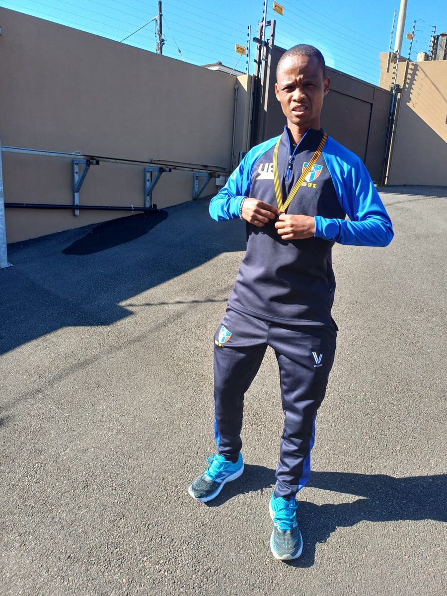 ThebeetsileKgas's tweet photo. This is how my medal Monday was....
#Kepelefela #StopGBV #SANDF_WP_AC #ASANDF #Energade #Number1Mageu #NewBalance #Comrades24 #comradesspirit #LoveOfRunning #Running #fitness #FetchYourBody2024 #RunningWithTumiSole #suuntowatches #suunto5 https://t.co/7JVUNN7UOE