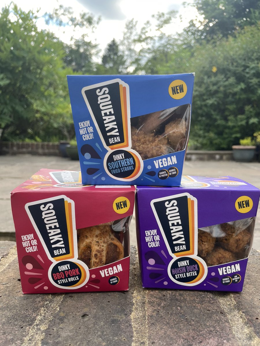 All_Things_New_'s tweet photo. [Gifted] The new Squeaky Bean range is here! 👀 Duck style meal kits, BBQ pork style rolls, southern fried straws and hoisin duck style bites. Hello and yes please! 🤤 Thanks team @squeakybeanveg - great work 👏🏼 Find these in-store now 🛒 #squeakybean #vegan #meatfree #gifted #ad https://t.co/5Cyv7oPd3y