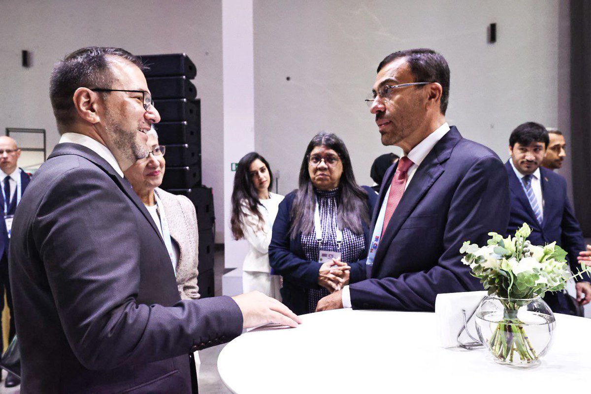 En el marco de la reunión de los BRICS+ en Rusia, tuvimos el honor de sostener un encuentro con su excelencia Ahmed Bin Ali Al Sayegh, Ministro de Estado de Asuntos Económicos y Comercio de Emiratos Árabes Unidos 🇦🇪, con el objetivo de fortalecer nuestra colaboración y relaciones