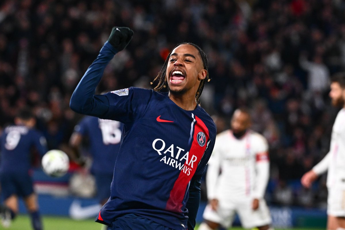 🚨 OFFICIEL ! Bradley Barcola a été élu MEILLEURE 𝗥𝗘𝗖𝗥𝗨𝗘 𝗗𝗘 𝗖𝗘𝗧𝗧𝗘 𝗦𝗔𝗜𝗦𝗢𝗡 𝟮𝟬𝟮𝟯/𝟮𝟰 de Ligue 1 ! ✨

(<a href="/Ligue1UberEats/">Ligue1UberEats</a>)