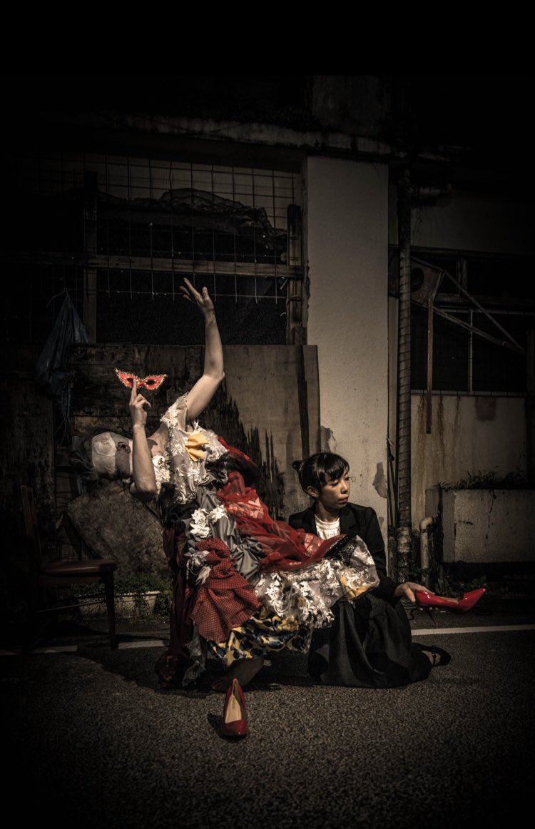 CoffeeWakaba's tweet photo. 「あくまのしょうめい」
振付:ワカバコーヒー
ドラマトゥルク:sumika
主催:Atelier&Hostel ナギサウラ 『MIZUMONO residence 2024』
2024/5/18 渚の縁日にて
photo by Kosuke Harada
#舞踏
#舞踏公演
#butoh
#butohperformance
#wakabacoffee https://t.co/qCaKDNDyM0