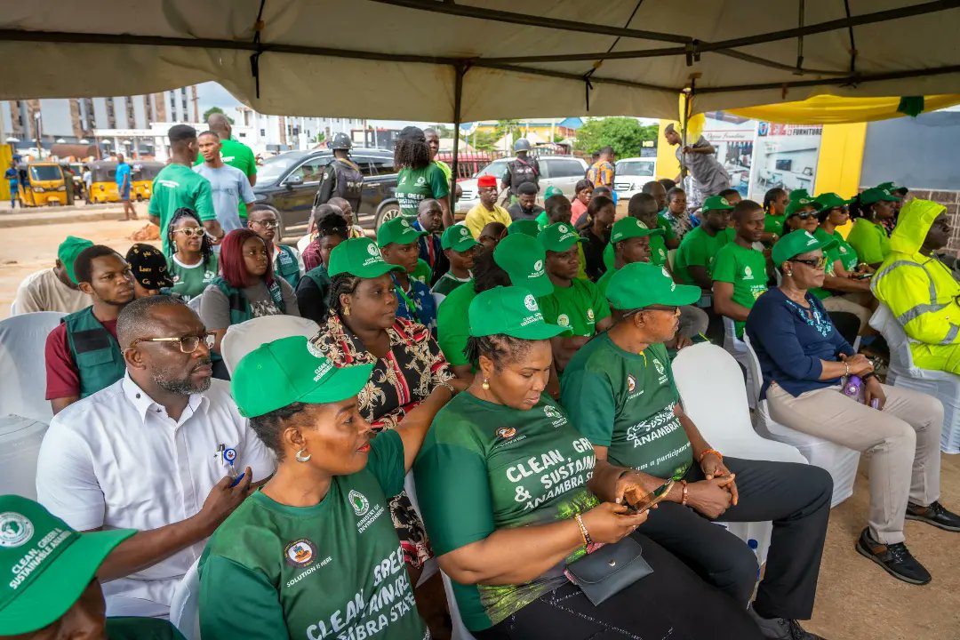 First Lady Nonye Soludo Leads Charge to Save Anambra's Environment with Massive Tree Planting Initiative

In a significant move towards a cleaner and greener Anambra State, First Lady Dr. Mrs Nonye Soludo launched the 2024 Anambra Tree Planting Day and Urban Forestation