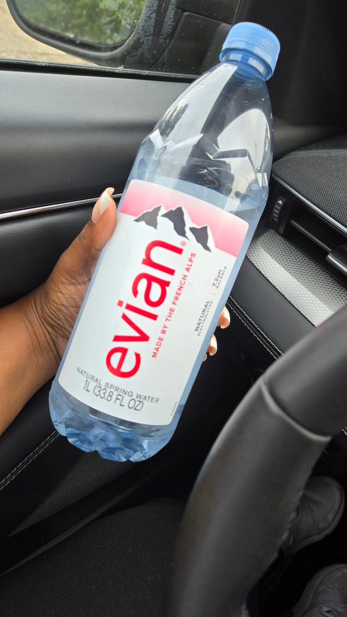 _brandipernell_'s tweet photo. Good morning, Drink your water. Your a plant 🪴. Let's see that growth. 

-Brandi- https://t.co/bLbxCX3BDO