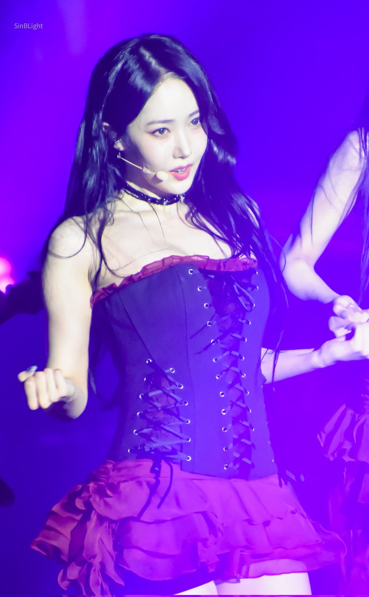 240602 VIVIZ WORLD TOUR

신비 (#신비 )(#sinb )
           #비비지 #VIVIZ 

널 생각하면 매일이 행복해❤️