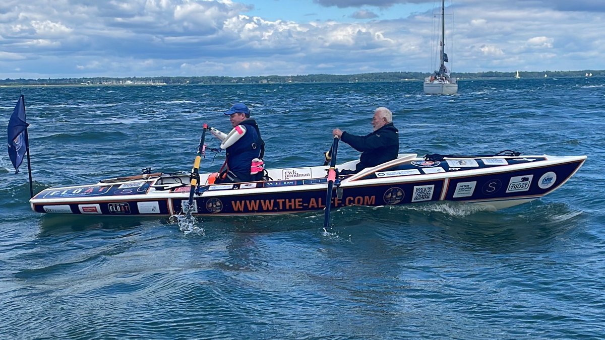 🚣 <a href="/SirRKJ/">Robin Knox-Johnston</a> joins <a href="/AlexLewis_Trust/">Alex Lewis Trust</a> off Yarmouth on his epic row. 
Quadruple amputee Alex is rowing from Falmouth to Dover before cycling back.