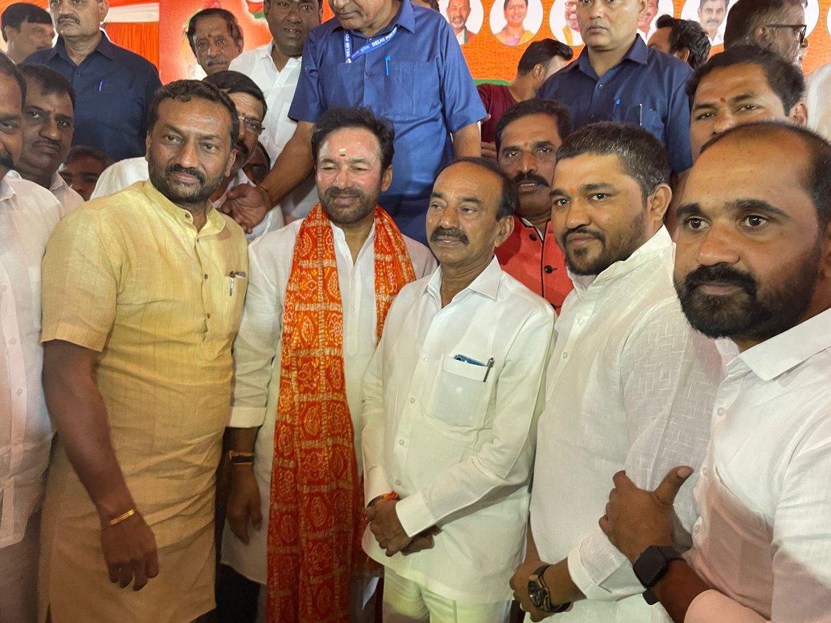 RaghunandanraoM's tweet photo. Congratulated Shri. @kishanreddybjp garu &amp; Shri @bandisanjay_bjp garu on taking oath as Union Minister's under the leadership of Prime Minister @narendramodi ji. https://t.co/bbdafCRKVK