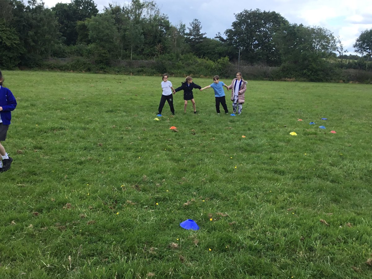 GorsewoodPrimar's tweet photo. Year 5 have been developing their team building, communication and relay skills in #GorsewoodPE #60active https://t.co/0KeeUjHDHX
