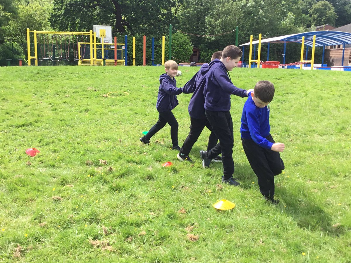 GorsewoodPrimar's tweet photo. Year 5 have been developing their team building, communication and relay skills in #GorsewoodPE #60active https://t.co/0KeeUjHDHX