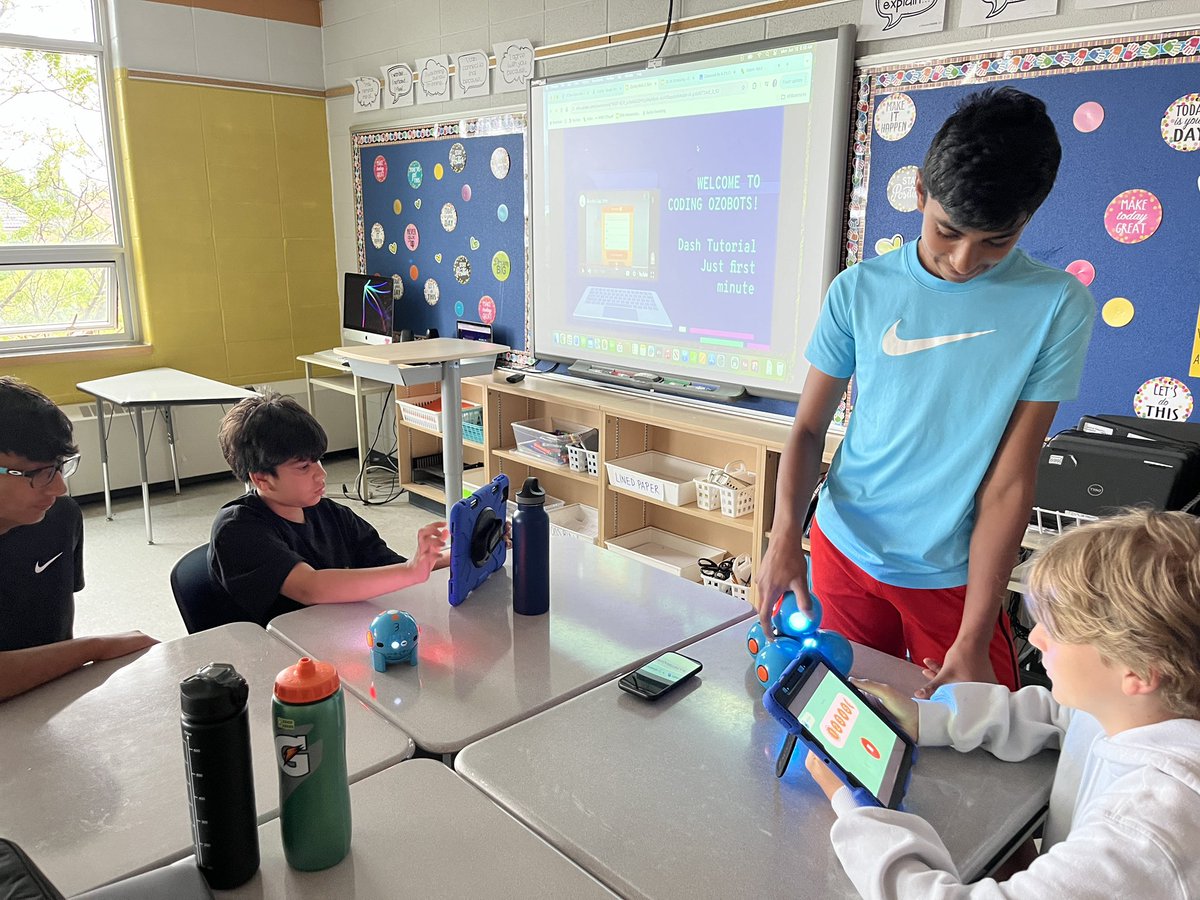 FTMoniz's tweet image. We are having so much fun with the Dash Robots this morning! 8s have been programming their bots to talk, drive through the hallways, and even do a little dance too. Coding is the best! 😁 @CRWPS