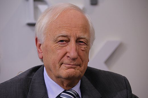 Heinrich August Winkler: 
„Wenn es zu einer Zuspitzung in der Ukraine kommen sollte, wäre es fatal, wenn wir sagen müssten: Wir haben die Schuldenbremse gerettet und die Ukraine verloren. Für den europäischen Frieden und die Freiheit wäre das brandgefährlich.“