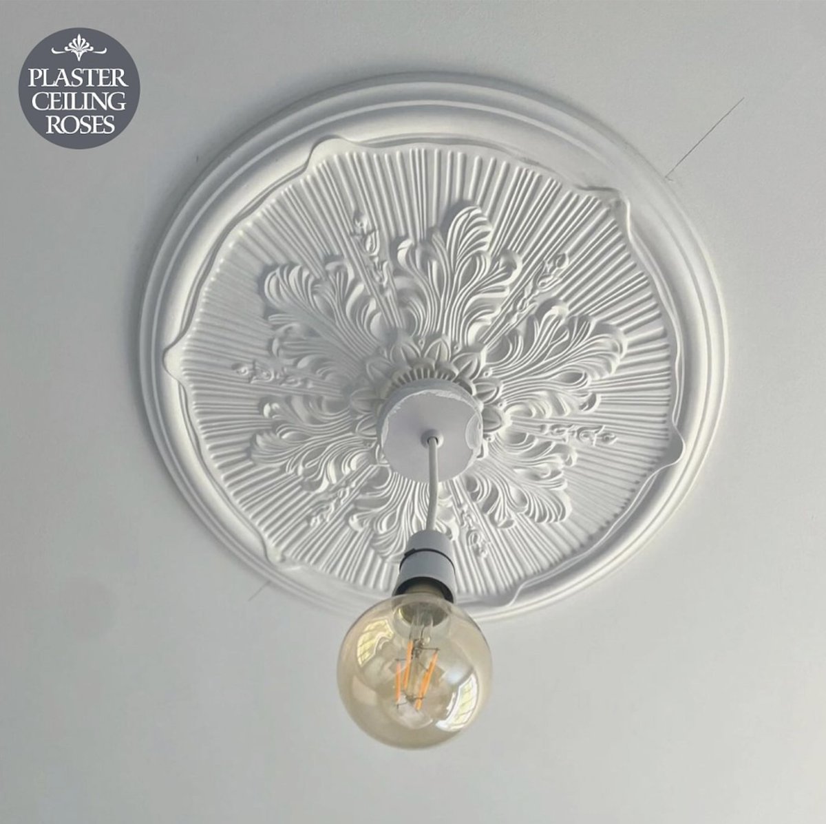 Introducing our personal favorite Victorian ceiling rose, code MPR003! This exquisite piece adds immense value and interest to your home with its unique design featuring a central motif of Acanthus leaves. @cosyinside
Product code: MPR003