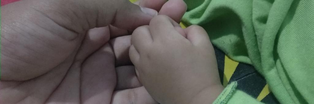 mfasya22's tweet photo. Tangan mungil yang memberiku banyak sekali pelajaran berharga, terima kasih ya nak. Mama mencintaimu❤️ https://t.co/1lORqyWqHq