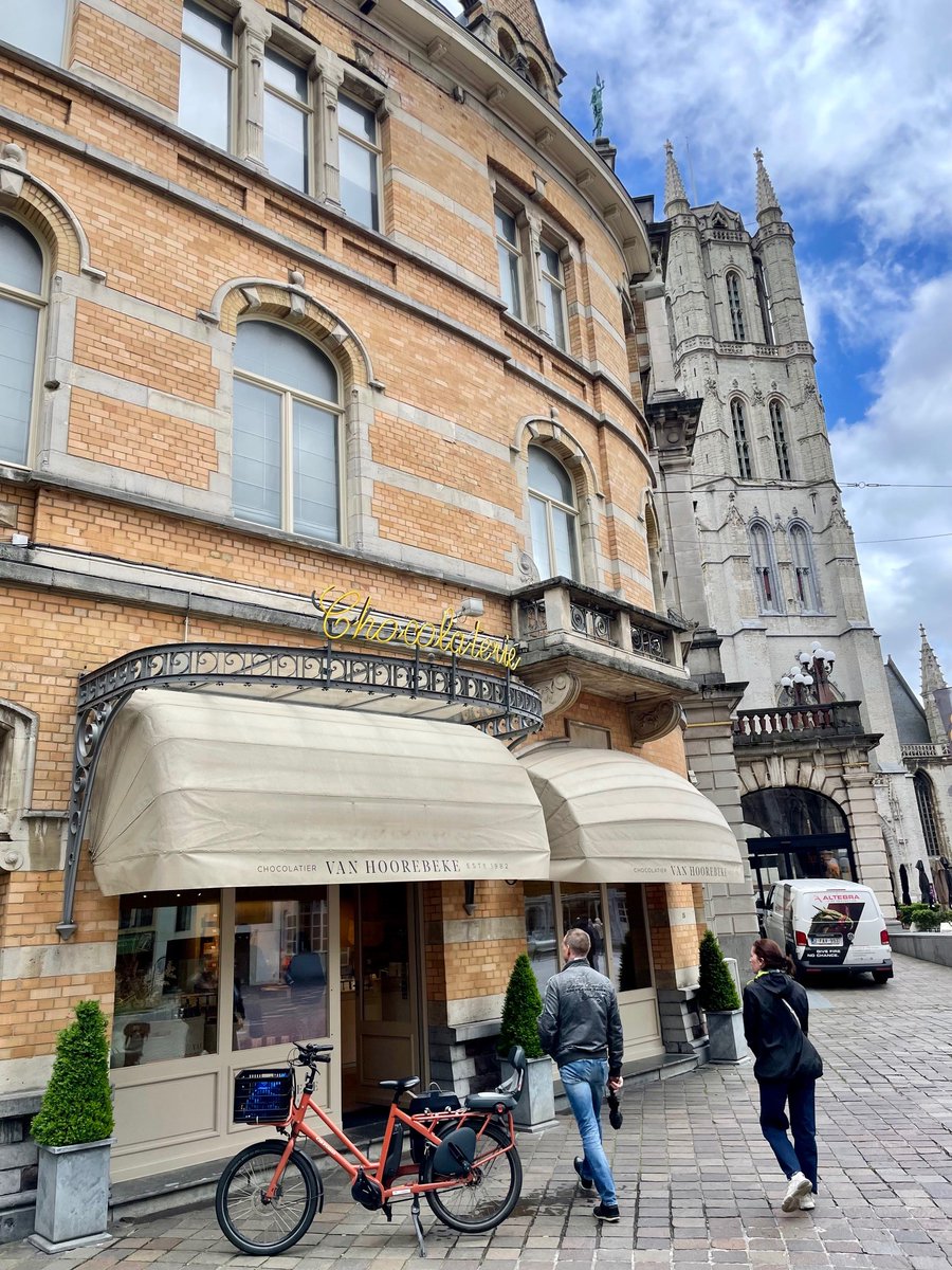 Vincent Lamhaut fietst door Vlaanderen en houdt halt op enkele mooie plekken in Gent. Deze zomer te zien op TF 1 in het programma “13h”: tf1.fr/tf1/jt-13h

Met dank aan Gentse partners: Bike Gent, Chocolaterie Van Hoorebeke, <a href="/historischehuiz/">Historische Huizen</a>  en Ibis Budget Gent Dampoort.
