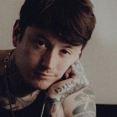 beegirlx's tweet image. meow