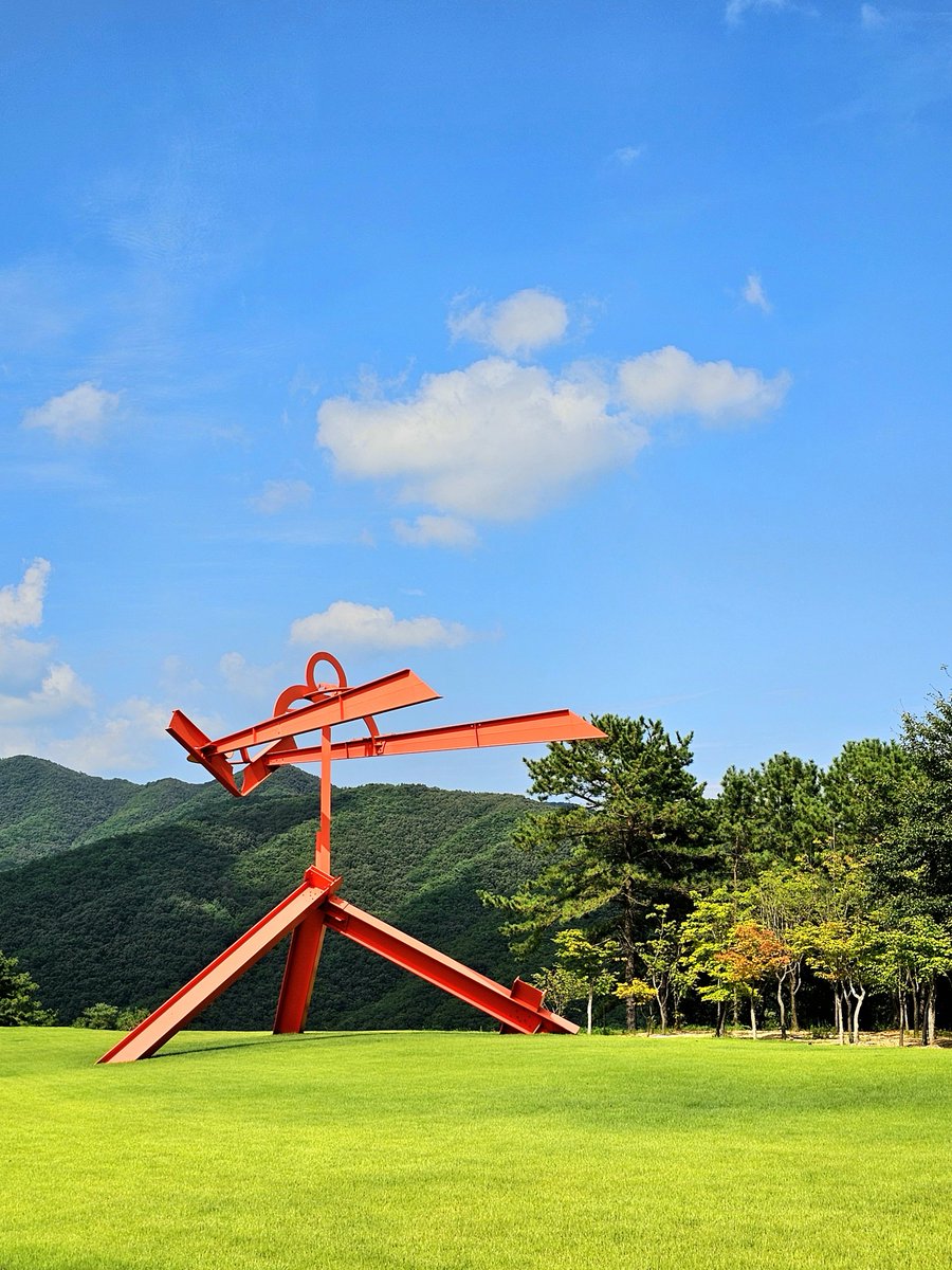 ceramics7307's tweet photo. Museum SAN, Korea 🇰🇷
뮤지엄산 (원주), 2023
#Monent #Photo #사진클럽 #모멘트 #뮤지엄산 #museumsan #parker #꽃다마 #꼭담아 #사진 #원주 #오크밸리 https://t.co/ZEv44lsAFy