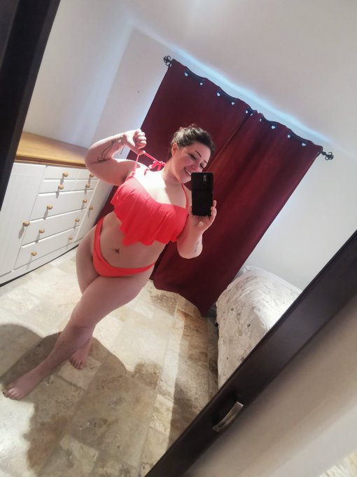 More photos from the sexy bach weekend!!! :D Go join one of my VIP sites so you can see me take it off