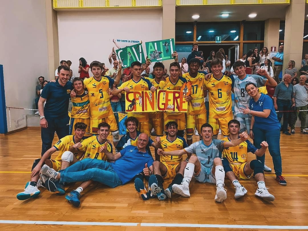 monja5's tweet photo. Una sola parola, logora, ma che brilla come una vecchia moneta: GRAZIE 💛🐎💙

#stadiumpallavolomirandola #serieD #spingere #noisiamolastadium https://t.co/vdCh0e1mSo
