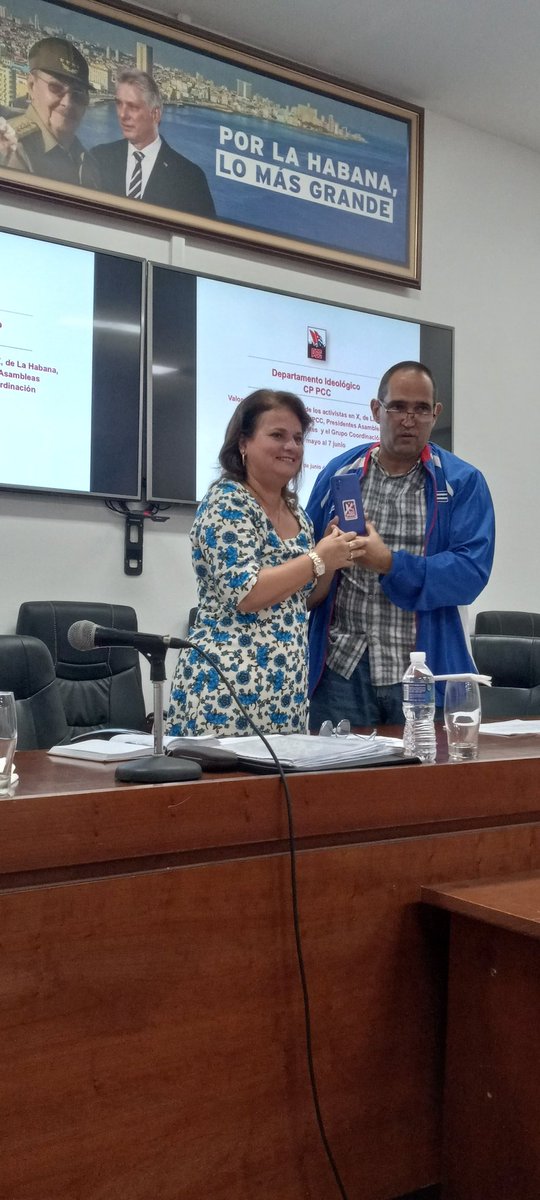 Un Fusil de vanguardia por #LaHabanaDeTodos. 
Nuestra Gobernadora Yanet Hernández Pérez en el pelotón de vanguardia.
#MiMóvilEsMiFusil 
#LaHabanaViveEnMi