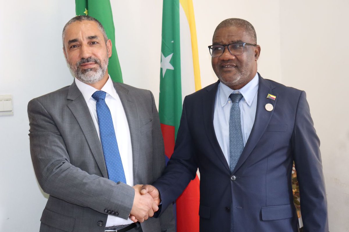 UNICEFComores's tweet photo. Bienvenue au nouveau Représentant de #UNICEF aux Comores, M. Mustapha Ben Messaoud a pris ses fonctions aujourd'hui en présentant ses lettres de créance. "Notre objectif est de contribuer à un avenir où chaque enfant aux Comores peut s'épanouir pleinement," a-t-il déclaré.

Rejoignez-nous pour lui souhaiter la bienvenue.

Plus d'informations: 👇👇https://t.co/HyNd4E1h03