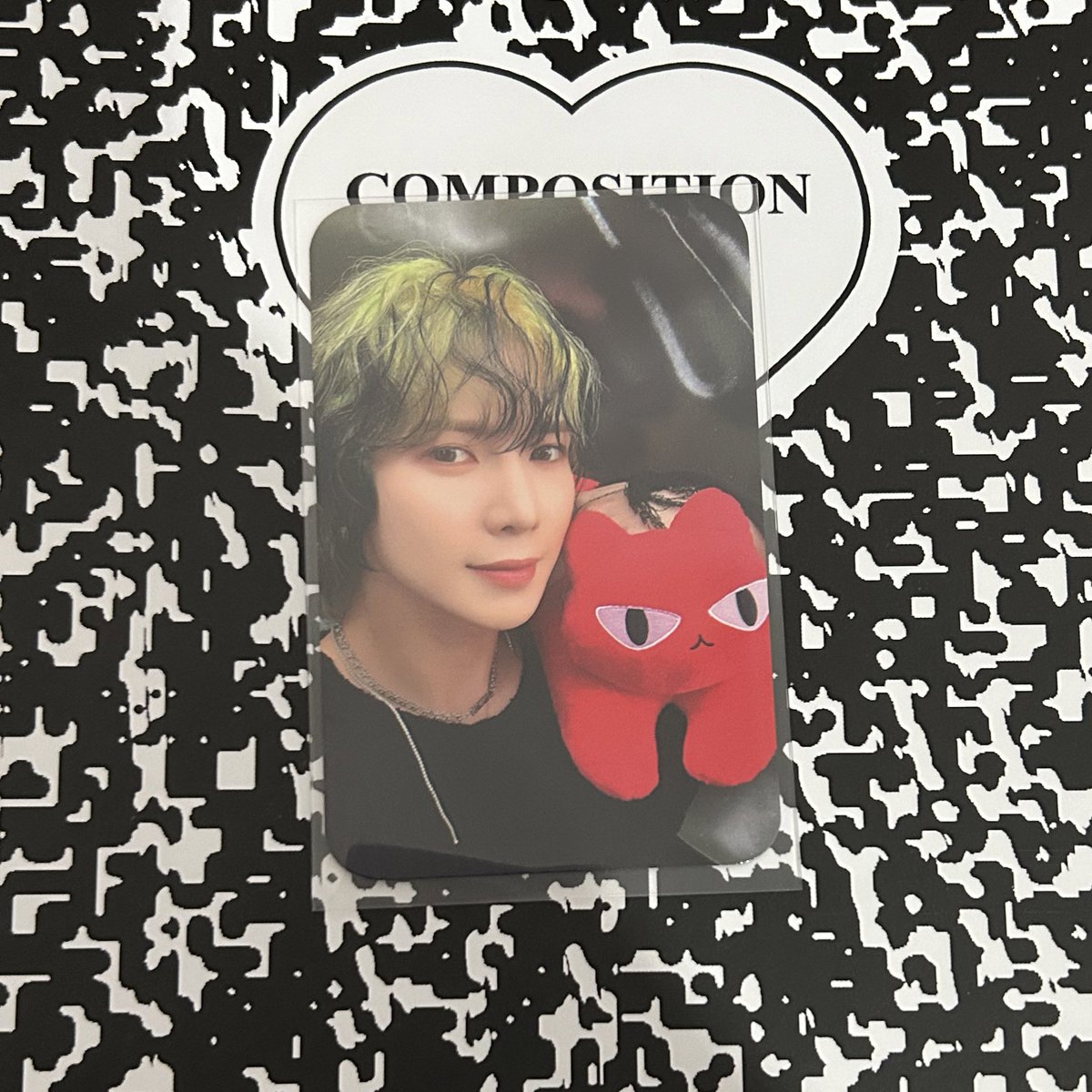 319night's tweet photo. feedback positivo para @0126collect por ter me vendido esse card do yeosang em ceg, chegou muito bem embalado, e o processo da ceg foi muito organizado, obrigada!! https://t.co/HUdw2jHA3H