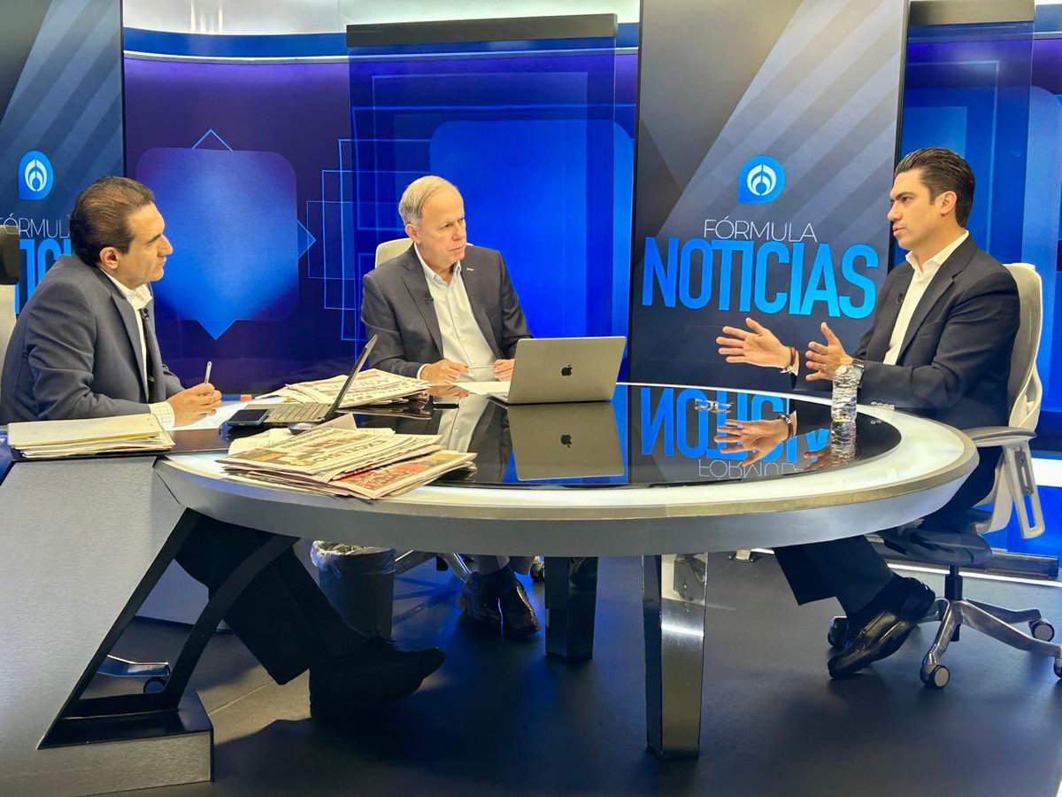 JorgeRoHe's tweet photo. Agradezco a @CiroGomezL y @conferegrino por el espacio y la plática en #PorLaMañana en @radio_formula https://t.co/csJm4UVDxw