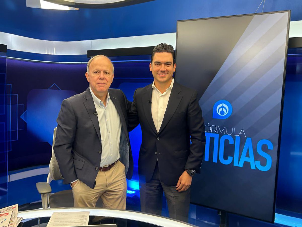 JorgeRoHe's tweet photo. Agradezco a @CiroGomezL y @conferegrino por el espacio y la plática en #PorLaMañana en @radio_formula https://t.co/csJm4UVDxw