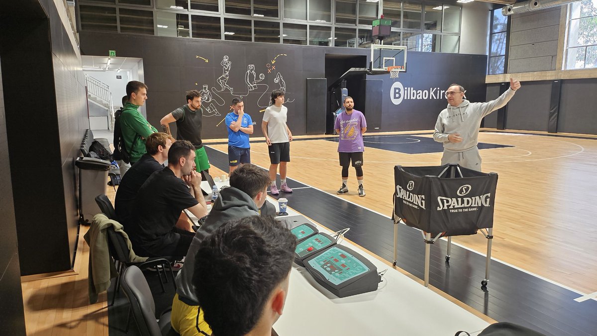 Hoy con nosotros <a href="/hugolopez1/">HUGO LOPEZ</a>  explica sus conceptos para iniciar los diferentes sistemas de juego.