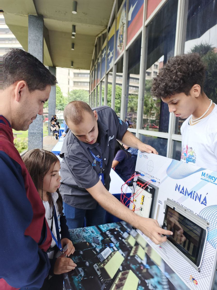 FundacionCendit's tweet photo. Ferias Estadales de Innovación Semilleros Científicos siembran la semilla de la curiosidad y el conocimiento científico en los niños. 

¡El futuro de la ciencia y la tecnología está en sus manos! 

#Cendit #SembrandoFuturo #Miranda

https://t.co/xY55CkFCzO https://t.co/l9RkNteE2u