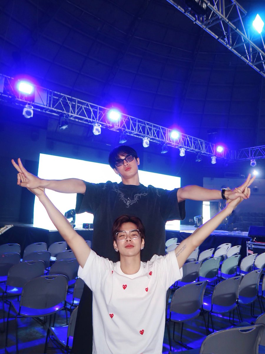 นี่มันเรื่องราวอะไรกันเนี้ย มูมู่เต้าหู่รัก…
รักมัมหมี พส ฟจนะ เก่งสุดๆเลยทุกคน 🤍

1st Time with MUMUTOFU 
#MUMUTOFUep1