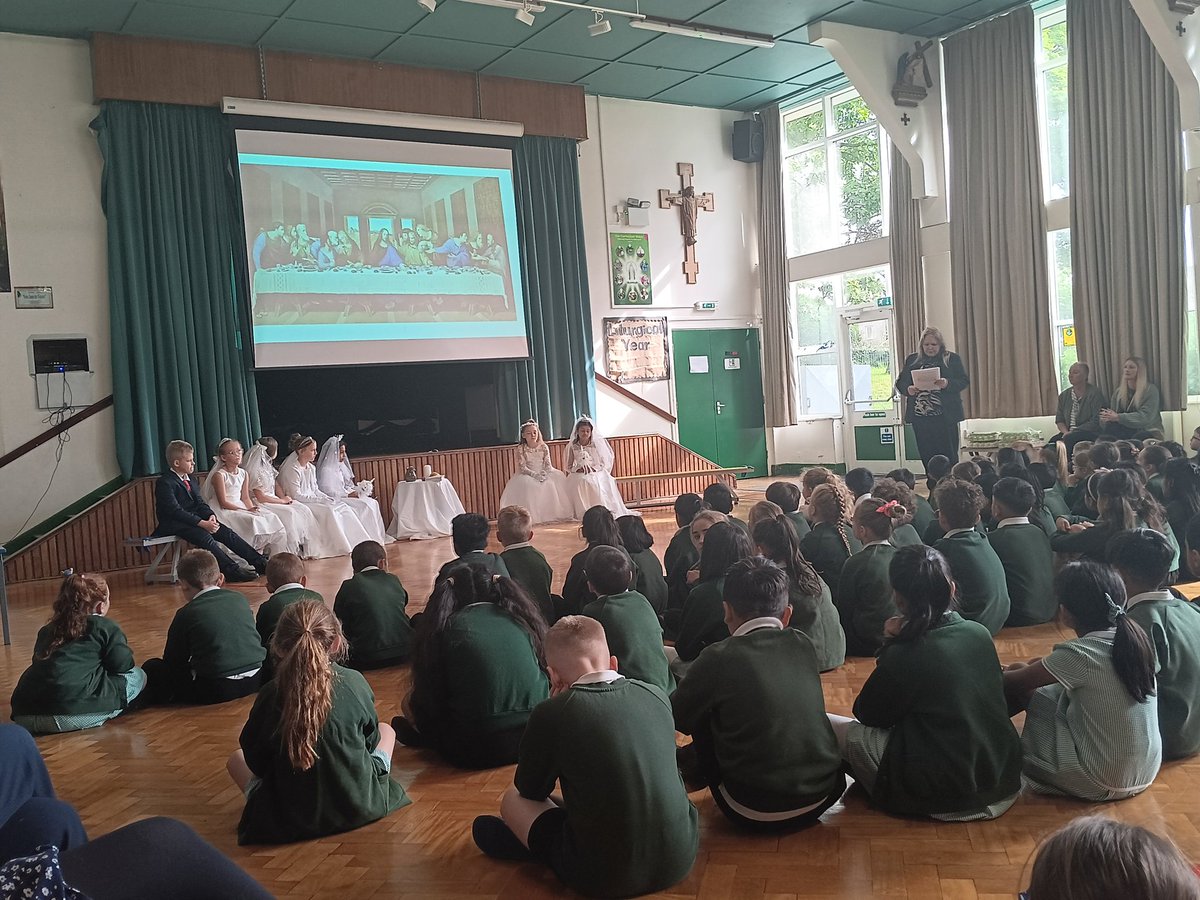 olvschool's tweet photo. We had a beautiful liturgy this morning to celebrate our Year 4 children who made their First Holy Communion yesterday. Congratulations to them all. #olvRe @bcw_cat https://t.co/OGh0crRkIr