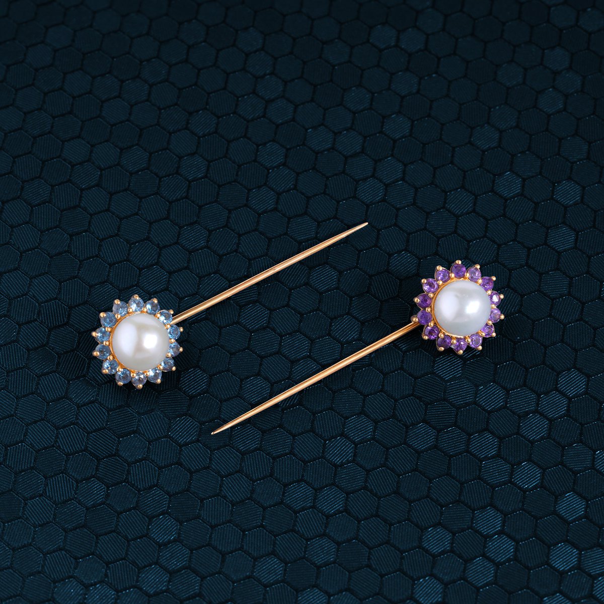 ZohraJewellery's tweet image. Pin your dreams! Our classic pearl pins studded with colourful gemstones are waiting to adorn your story.

DM us for customisation.

#zohrajewellery #pearls #pearlpin #gemstone #pin #luxuryjewelery #oneofakindring #customizedpin #customizedjewellery