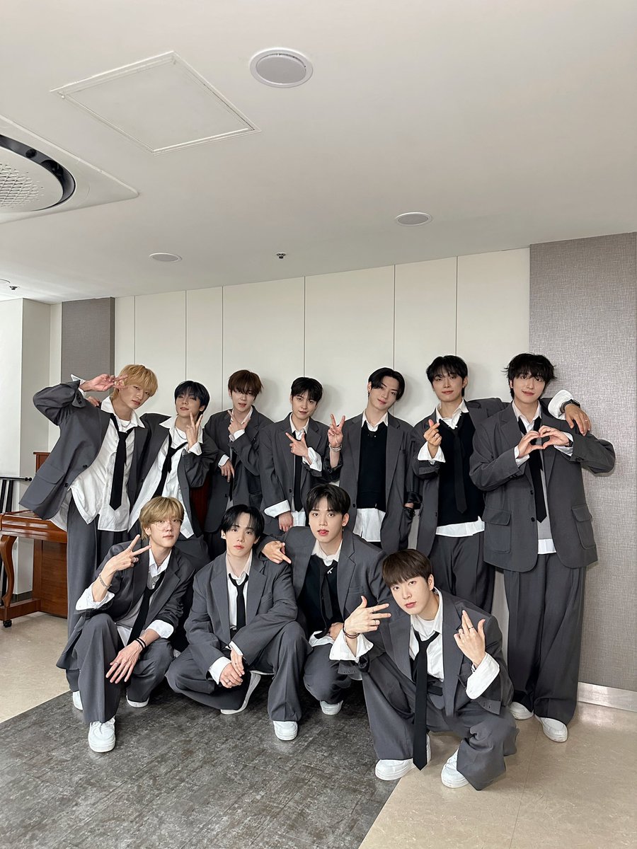 BaegYeji7173's tweet image. #omegax
#boygroups
#top50kpop
내 아이돌이 순위가 54위라니 자랑스럽다🥰🥰