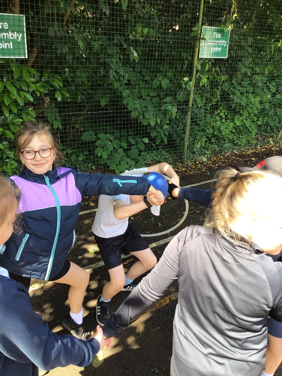 Y4_StPeters_CE's tweet photo. Which team can get through the hoop the quickest? @StPeters_CE https://t.co/w2o08vH1ck