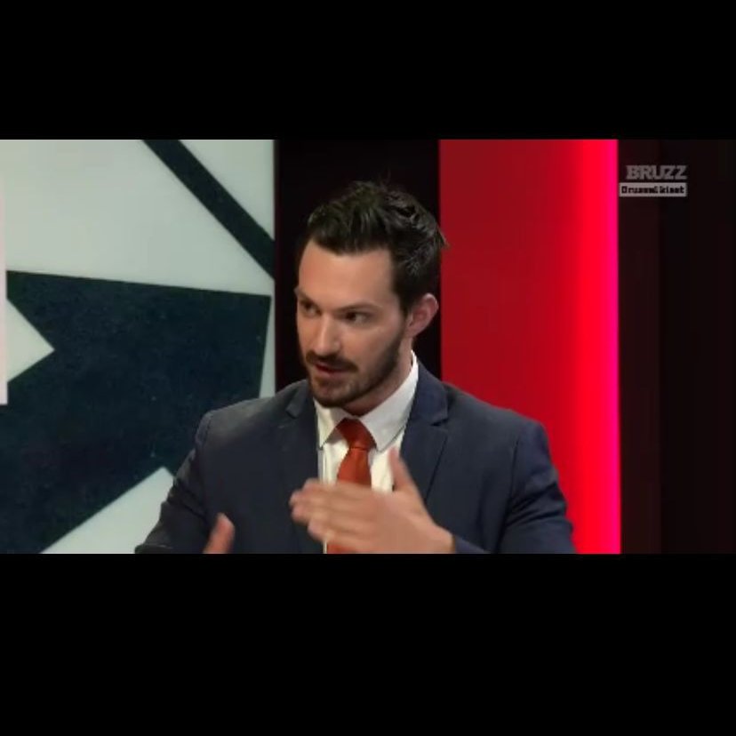 Kevin Meyvaert (@kevmey96) on Twitter photo 📌 Gisteren bij <a href="/BRUZZbe/">BRUZZ</a> verkiezingen in België en Brussel geanalyseerd 📊.
Verrassingen in Brussel: Team Ahidar Fouad wint 3 zetels en Groen presteert sterk. MR grootste partij, ECOLO verliest fors. PS behoudt zijn stemmen. Les Engagés goed in Brussel, maar beter in Wallonië. 📌 Gisteren bij <a href="/BRUZZbe/">BRUZZ</a> verkiezingen in België en Brussel geanalyseerd 📊.
Verrassingen in Brussel: Team Ahidar Fouad wint 3 zetels en Groen presteert sterk. MR grootste partij, ECOLO verliest fors. PS behoudt zijn stemmen. Les Engagés goed in Brussel, maar beter in Wallonië.