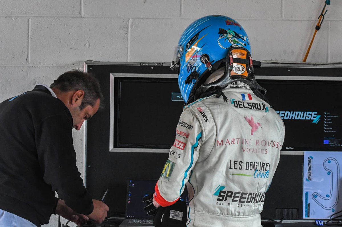 ulyssedelsaux10's tweet photo. 🇫🇷 Résultat du week end à Brands Hatch en Angleterre 🇬🇧 :
Course 1 : P7
Course 2 : P7
#UlysseDelsaux #EuroNASCAR #PureRacing #NASCAR #NASCARGPUK #brandshatchcircuit #Motorsport #Speedhouse #Macdo #DemeuresCreativ #GroupeChopard #Fertépiscines @EuroNASCAR @Brands_Hatch https://t.co/esYTj7hVmd