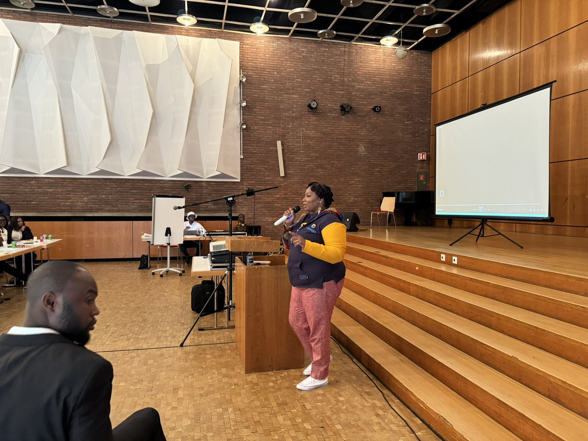 kokui_selormey's tweet photo. We had the privilege of addressing the Ghanaian community during the 'Empowerment Day' event organized by the Ghana Council in Düsseldorf.
Thank you for warmly welcoming us. Danke schön! ❤️
#Chango #TheBandKokui #TheGrEEnProject #FinancialInclusion #AfricaTrustFund https://t.co/MkXvyqTjRX