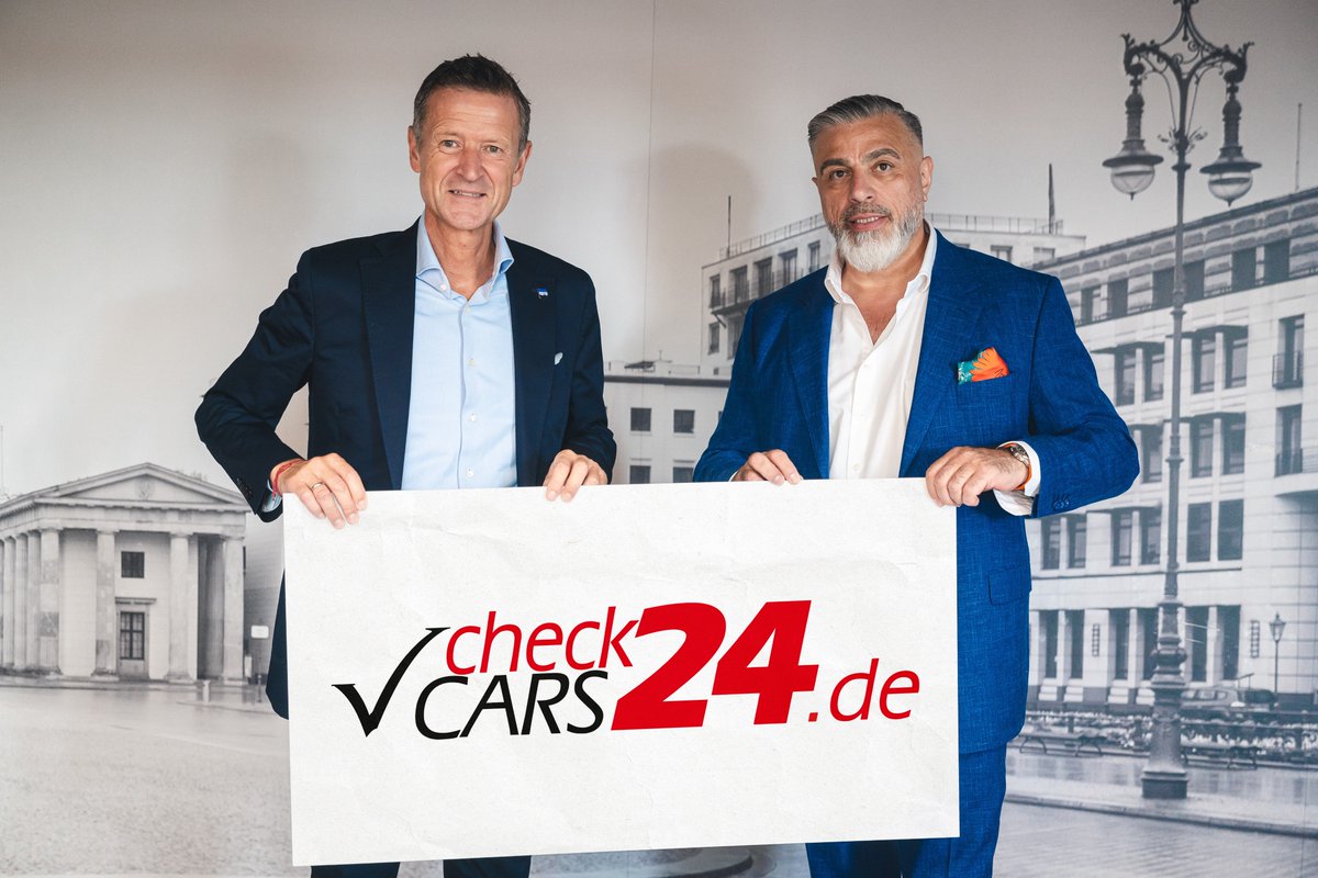 CheckCars24 are Hertha BSC's new main partner 🤝

The company, based in Berlin-Teltow, will be our shirt sponsor for the next three years. ✔️

herthab.sc/CheckCars24 ⬅️

#HaHoHe