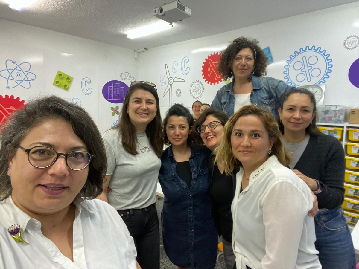 biltemm's tweet photo. #profdrazizsancarbilsem öğretmenleri için tasarladığımız eğitim programının 7. haftasını geride bıraktık. #odtü #biltemm Merkezi Müdürü Doç. Dr. @bengoknurkaplan, #artırılmışgerçeklik #sanalgerçeklik ve bunların eğitimde nasıl kullanılabileceği hakkında bilgi verdi. https://t.co/oANV3FV3OI