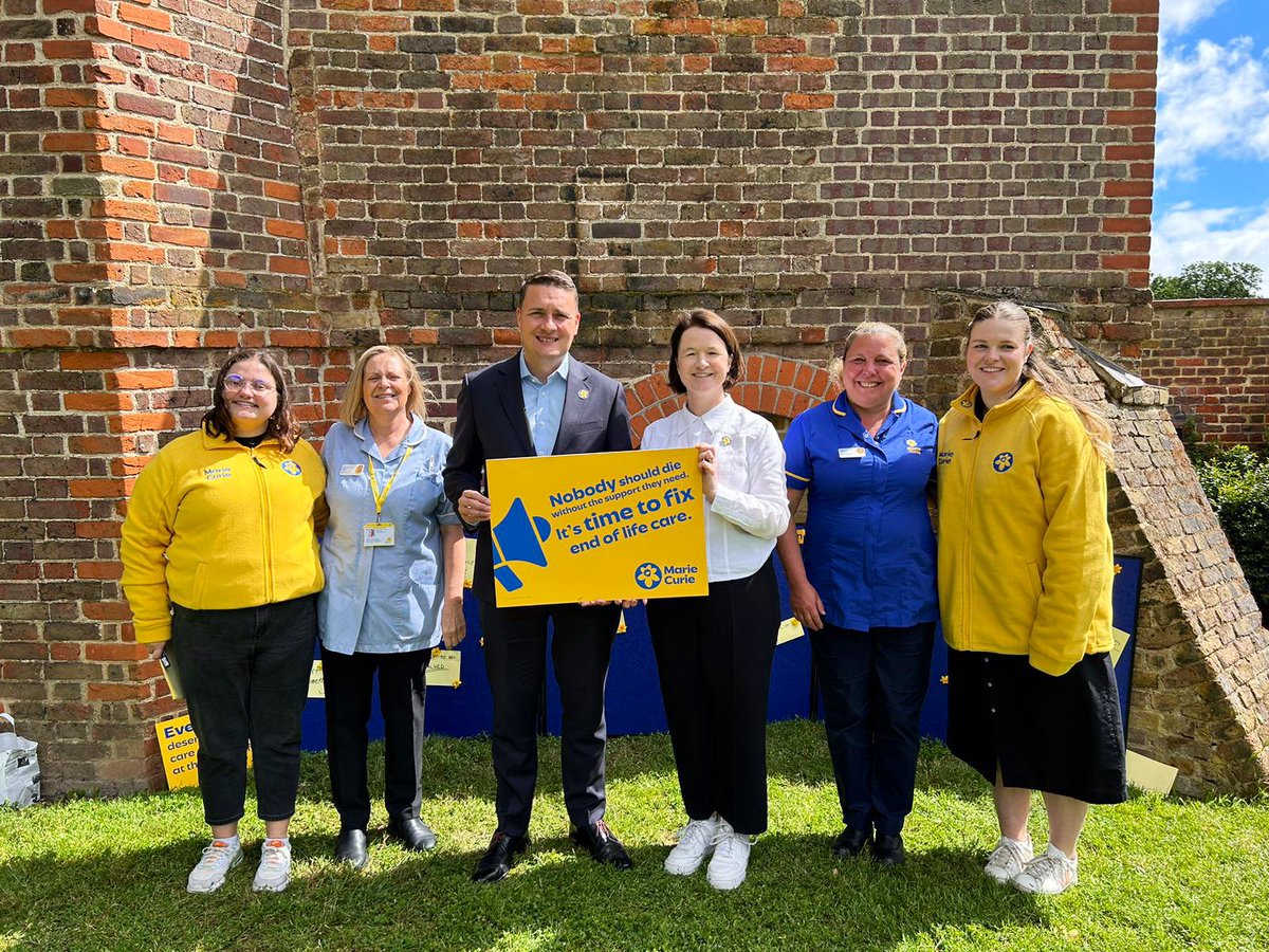 Lovely start to the day with the <a href="/mariecurieuk/">Marie Curie</a> team in Valentines Park.

Marie Curie nurses were there for my family when my grandmother was dying with cancer last year. Their overnight support made a huge difference.

Nobody should die without the love and care they deserve.