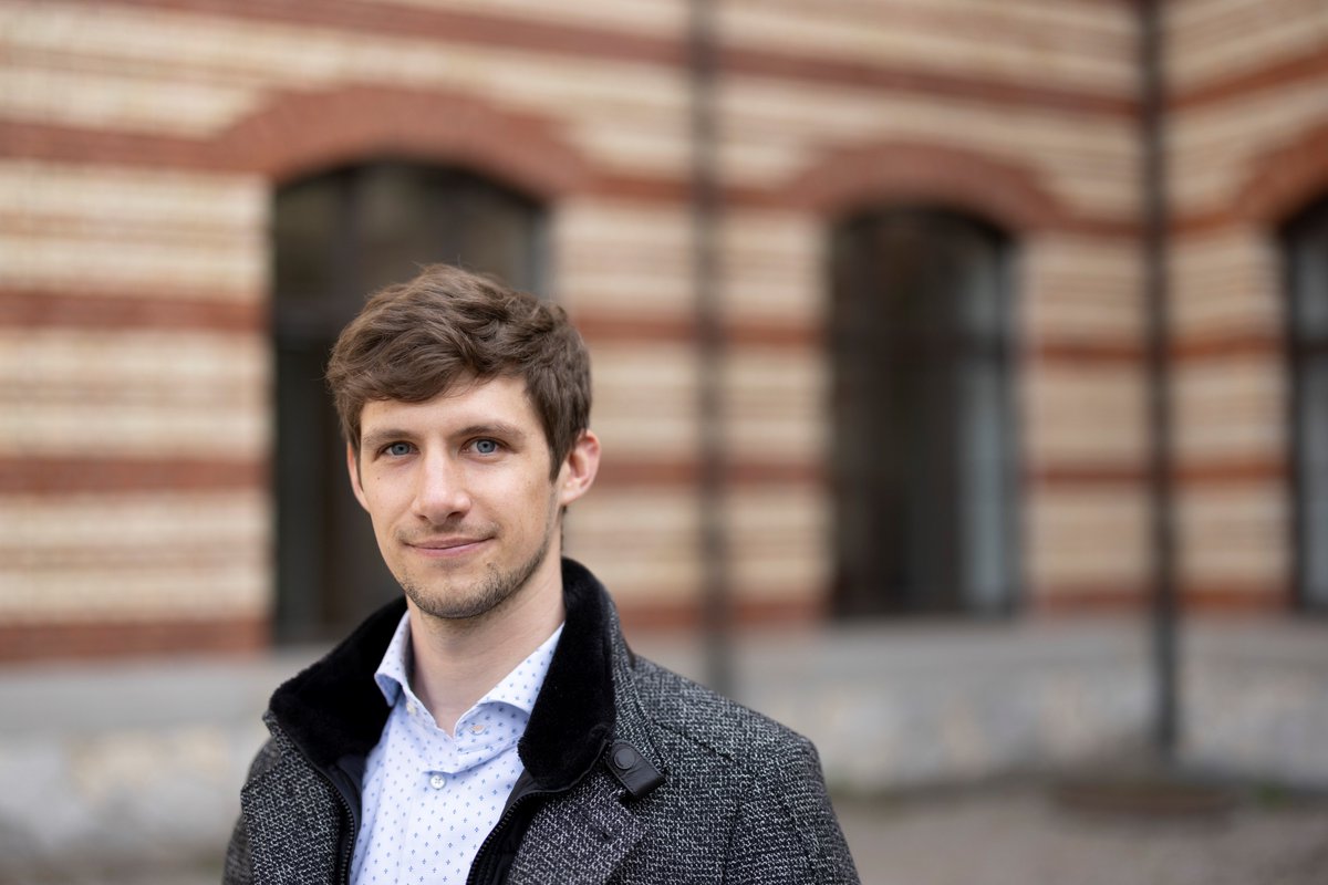 Universitätsallianz (@uniallianz) on Twitter photo Wie können #KI-Modelle kausale Netzwerke in Beobachtungsdaten erkennen und abbilden? Das ist eine Forschungsfrage von <a href="/dr_amarx/">Alexander Marx | a-marx.bsky.social</a>, dem neuen Professor für #Causality am @RCTrustworthy von <a href="/TU_Dortmund/">TU Dortmund</a> <a href="/ruhrunibochum/">Ruhr-Universität Bochum</a> <a href="/unidue/">Uni Duisburg-Essen @unidue.bsky.social</a>. Willkommen in der #uniallianz: uaruhr.de/news/2024/news… Wie können #KI-Modelle kausale Netzwerke in Beobachtungsdaten erkennen und abbilden? Das ist eine Forschungsfrage von <a href="/dr_amarx/">Alexander Marx | a-marx.bsky.social</a>, dem neuen Professor für #Causality am @RCTrustworthy von <a href="/TU_Dortmund/">TU Dortmund</a> <a href="/ruhrunibochum/">Ruhr-Universität Bochum</a> <a href="/unidue/">Uni Duisburg-Essen @unidue.bsky.social</a>. Willkommen in der #uniallianz: uaruhr.de/news/2024/news…