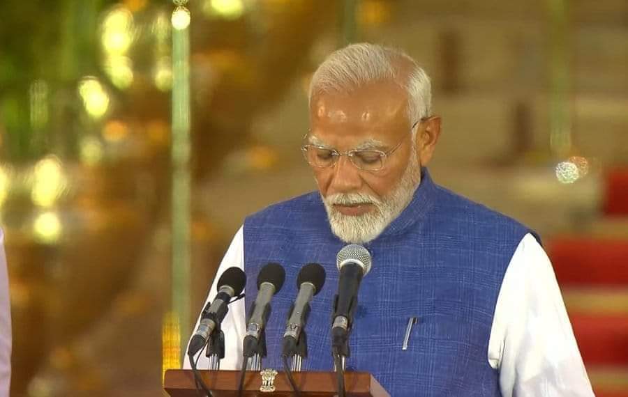itsdevanandroy's tweet photo. तीसरी बार प्रधानमंत्री पद की शपथ लेने पर प्रधानमंत्री श्री @narendramodi जी को हार्दिक बधाई शुभकामनाएं https://t.co/SG2pSkZQCd