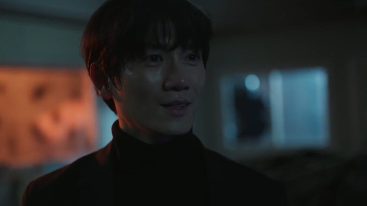 chavincenzo's tweet photo. the ending is crazy 😭
this is a masterpiece kdrama, seriously. the acting, the plot, the filming - everything is at the highest level. i am speechless
#connection #connectionep6 https://t.co/sXurY8ONev