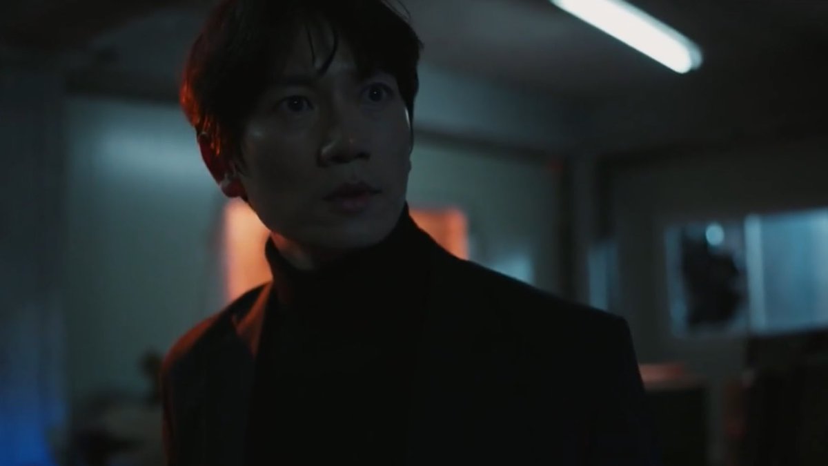 chavincenzo's tweet photo. the ending is crazy 😭
this is a masterpiece kdrama, seriously. the acting, the plot, the filming - everything is at the highest level. i am speechless
#connection #connectionep6 https://t.co/sXurY8ONev