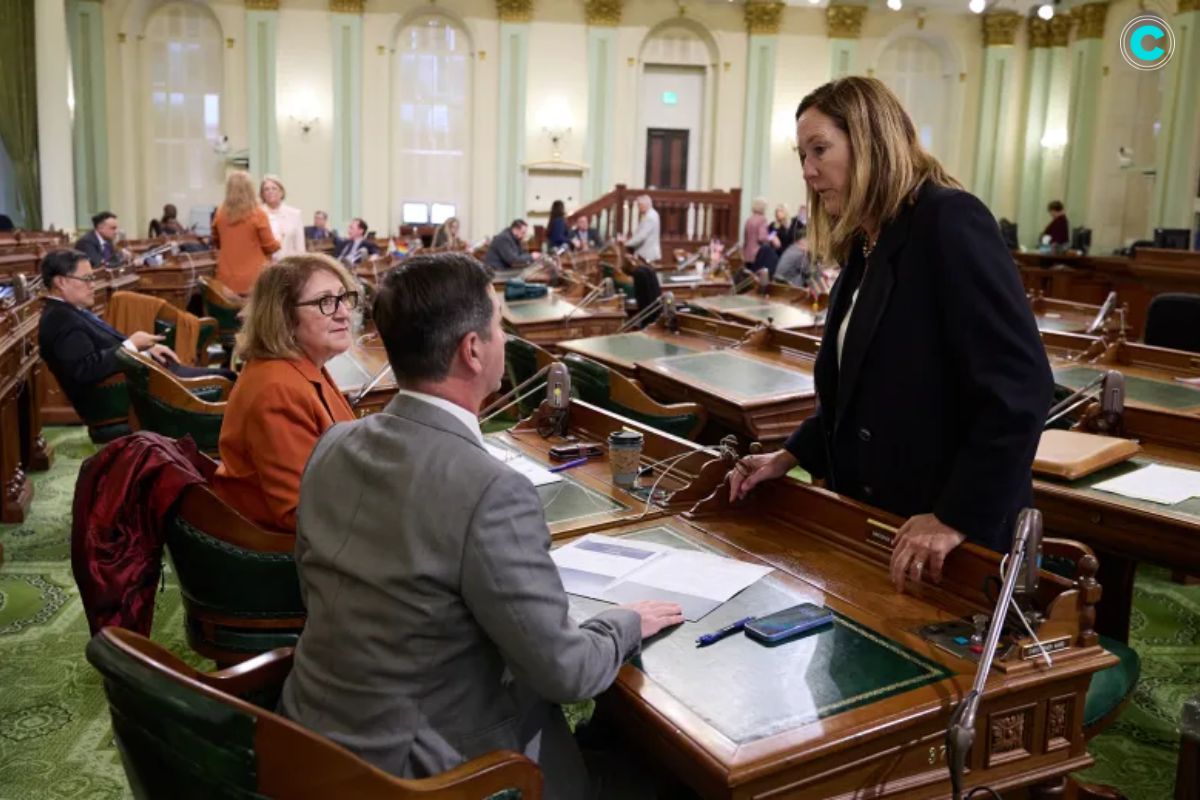 CyberPro_M's tweet photo. California Assemblymember Proposes AI Disclosure Bill Amid Industry Opposition
Assemblymember Jacqui Irwin, known for her expertise in the tech industry, has proposed a
Read full news: https://t.co/lnUNlyJtpX
#AIDisclosure #TechTransparency #CaliforniaLegislation #AIBias https://t.co/gW5RWvYkic